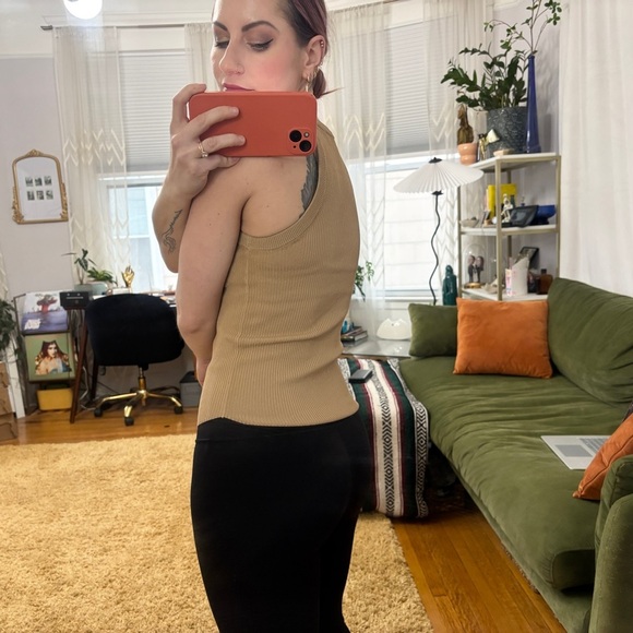 NWOT Zara Ribbed Sleeveless Dolphin Hem Tan Ribbed Tank Top - Sz Small - Picture 4 of 10